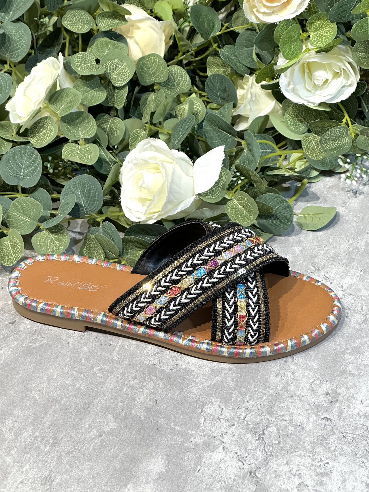 OR631 Mules plates ethnique à brides croisées