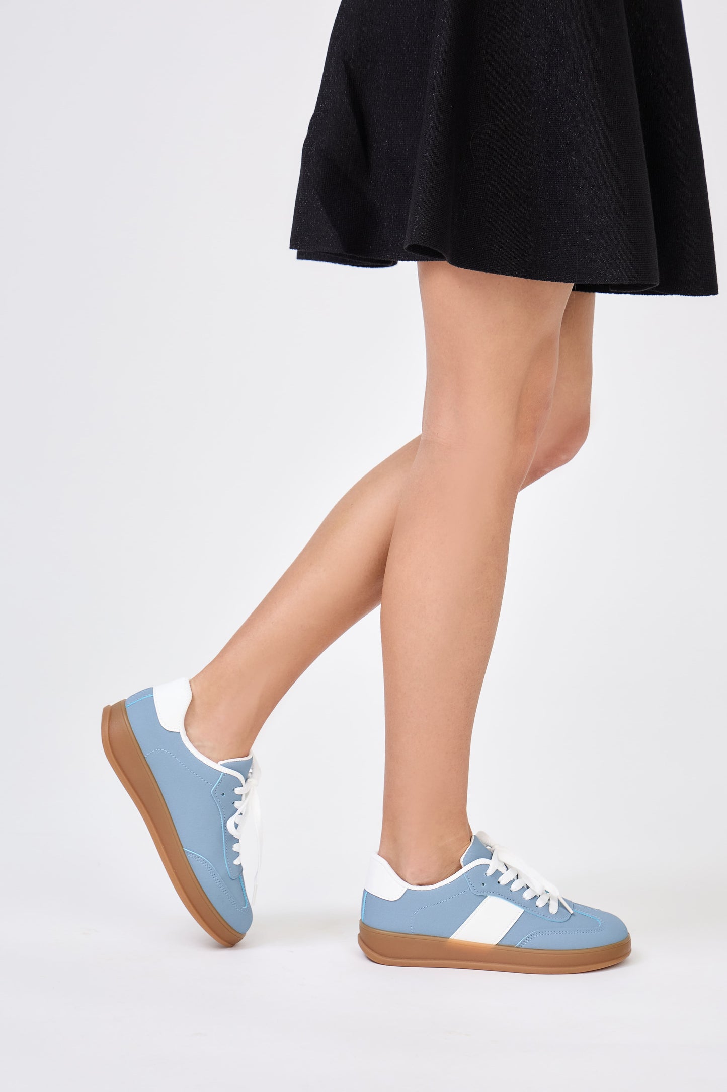 BK522 Baskets pastel à lacets