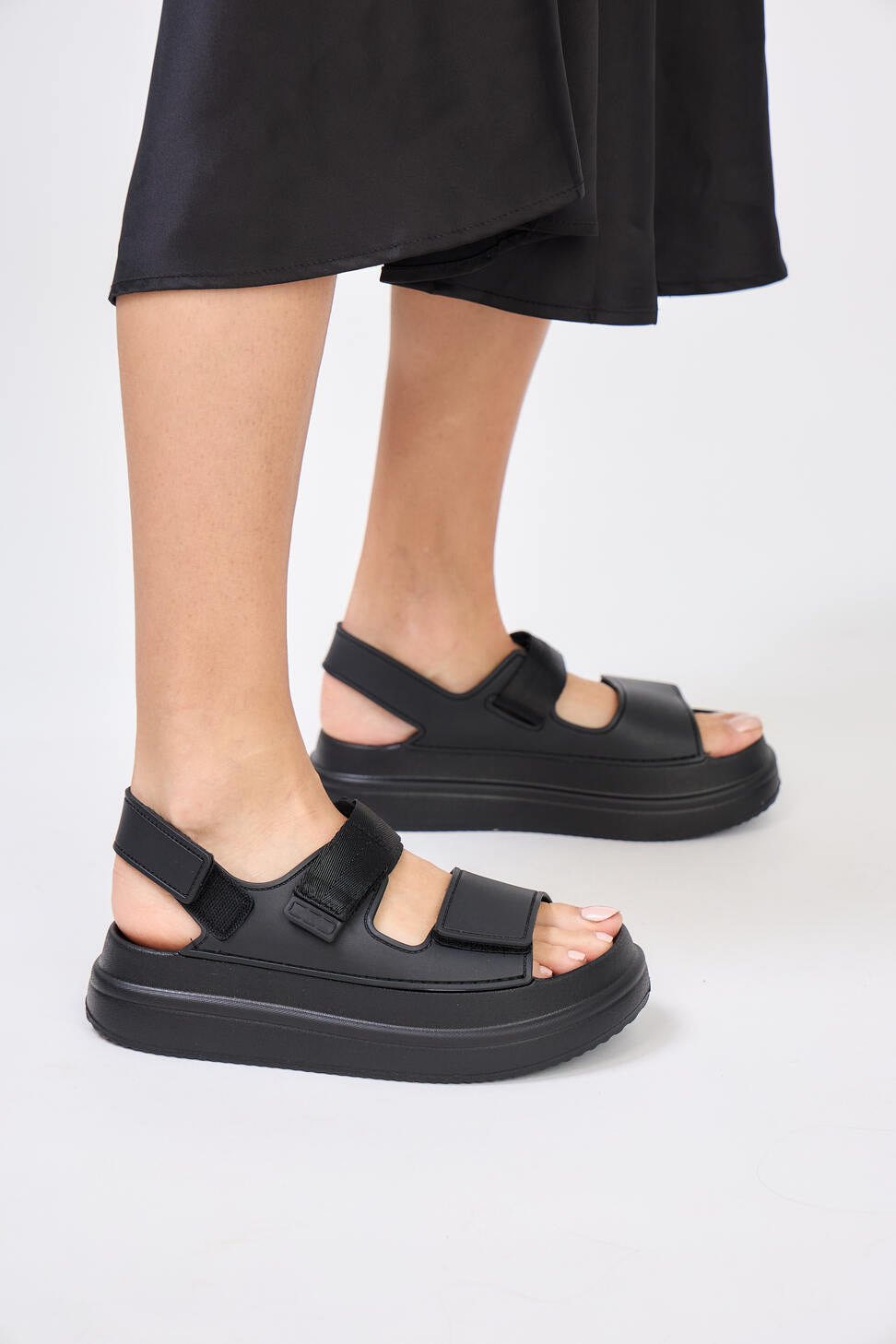 BK573 Sandales compensées à velcro – modèle en plastique souple