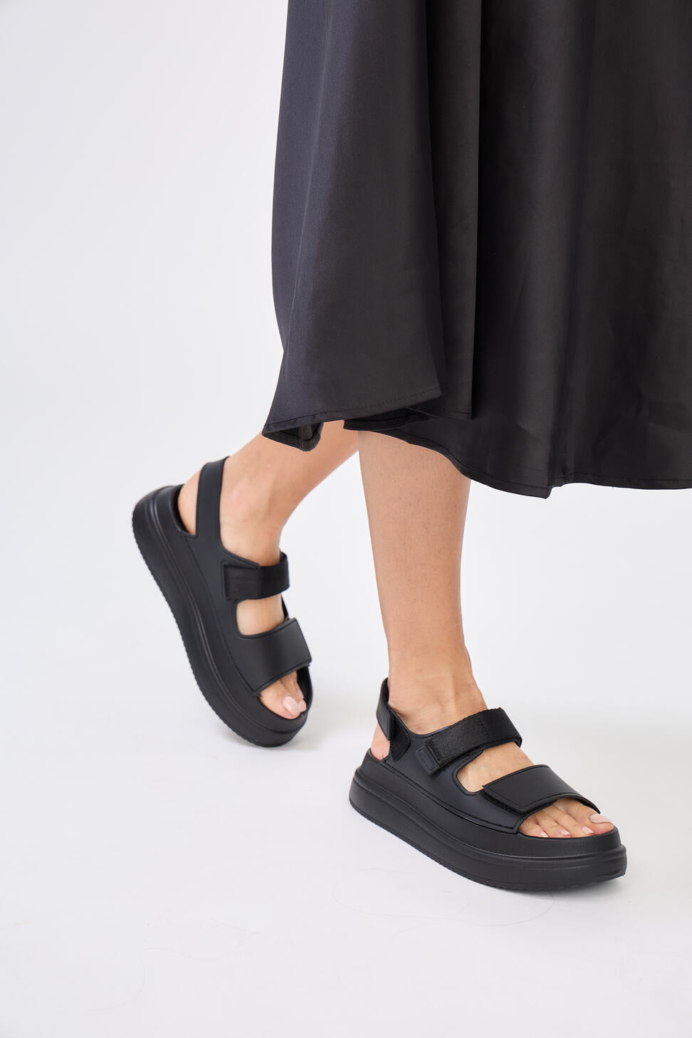 BK573 Sandales compensées à velcro – modèle en plastique souple