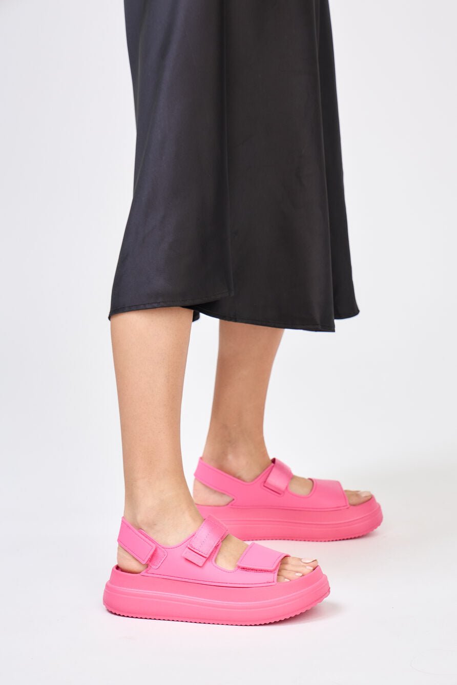BK573 Sandales compensées à velcro – modèle en plastique souple