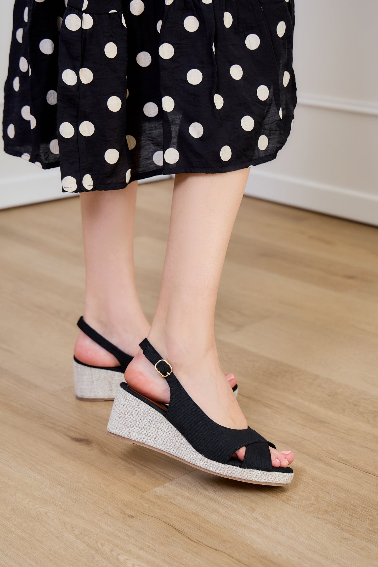 BK583 Sandales compensée en tissu