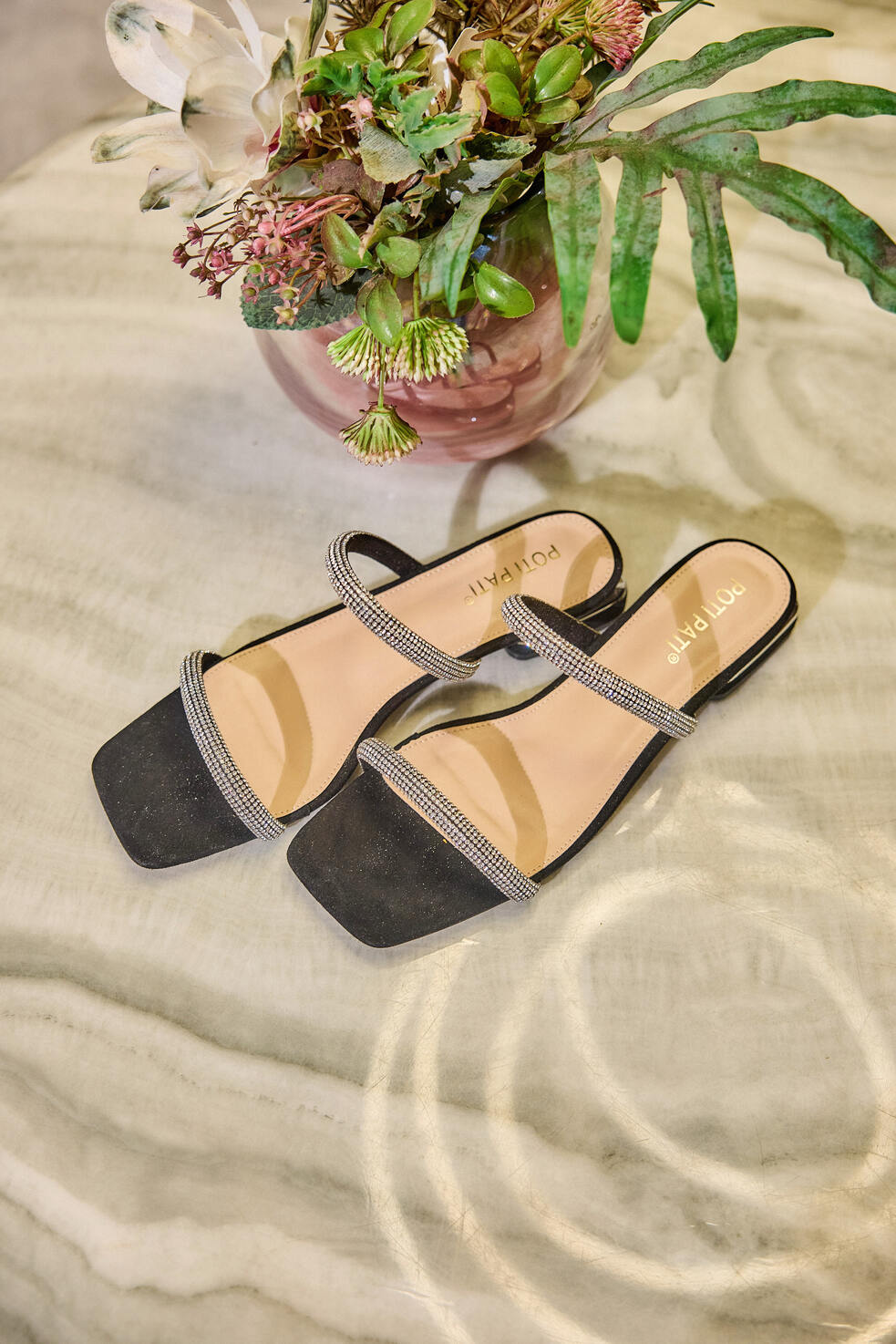 BK046 Mules à brides strass en suédine