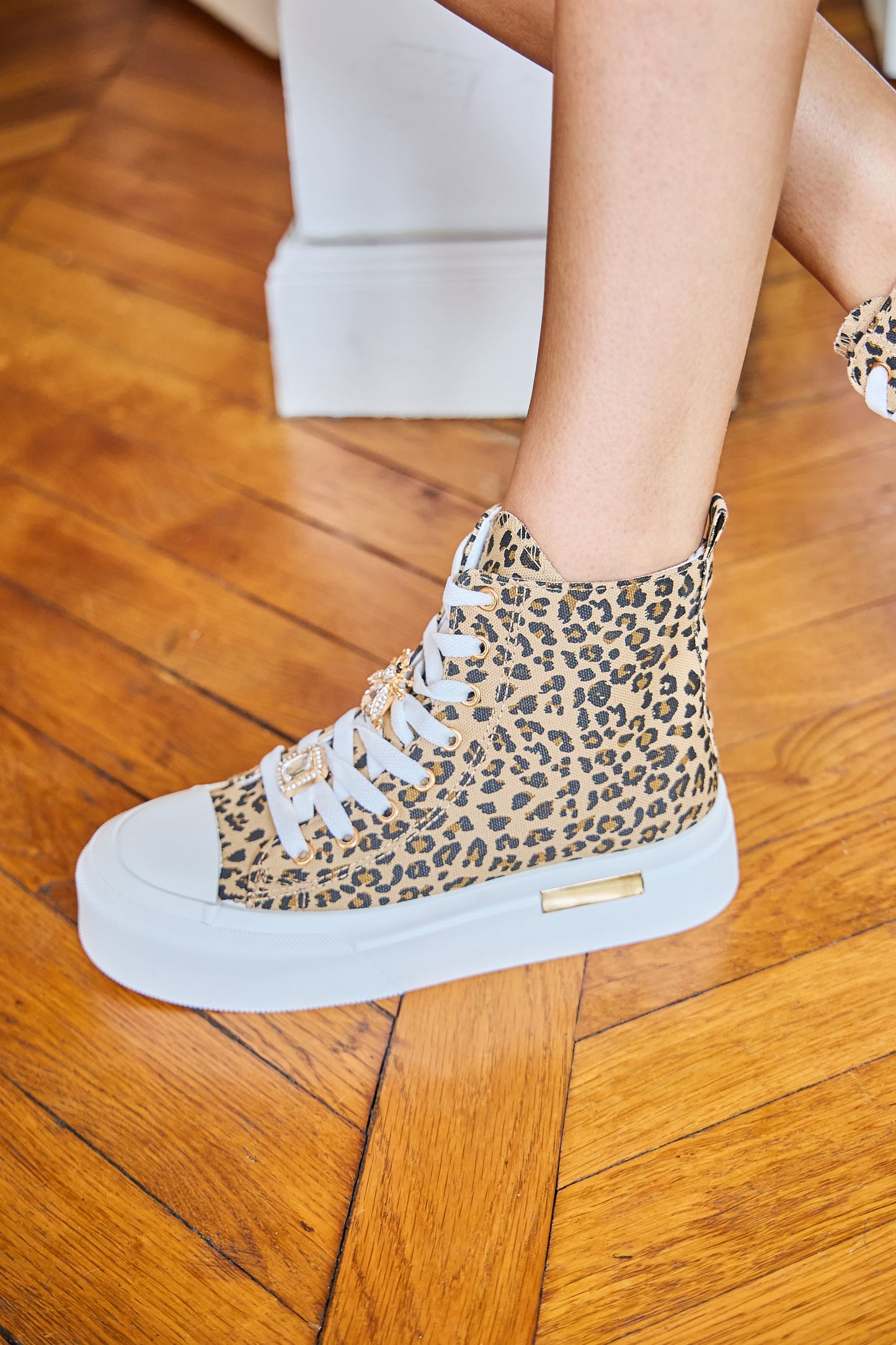 SP527 Basket avec bijoux amovibles – Confort et touche tendance