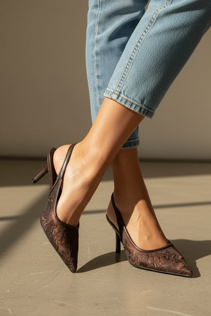 CL567 escarpin pointu en dentelle