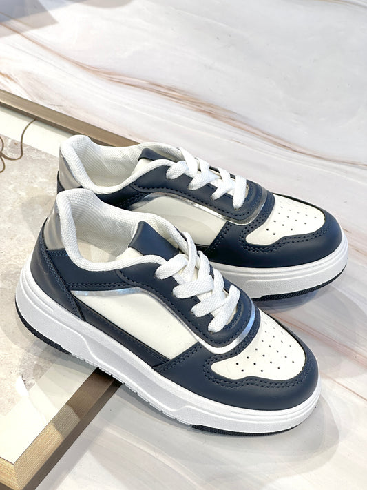 KID667 Baskets à lacets enfant