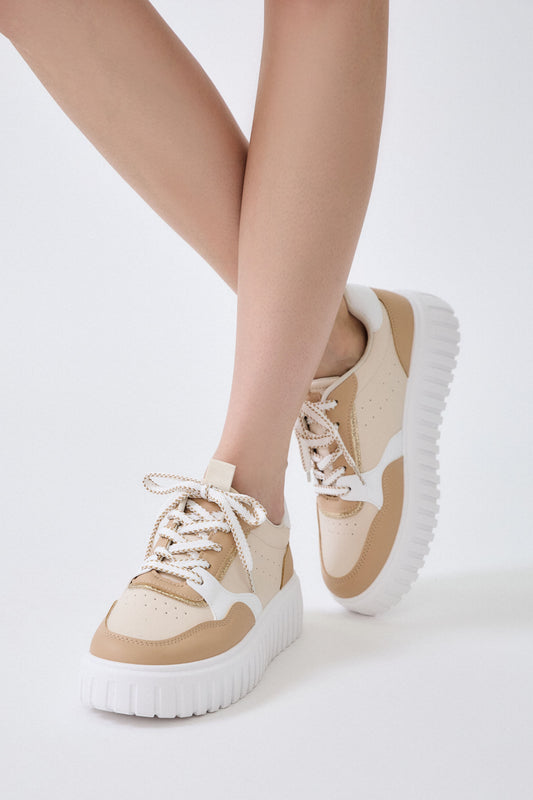 SP533 Baskets bicolore à lacets épais