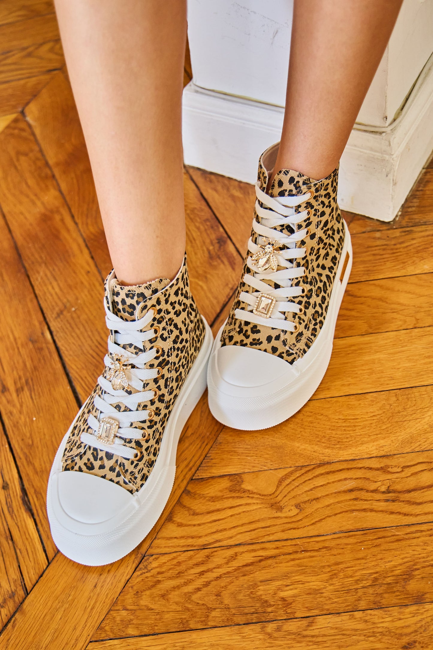 SP527 Basket avec bijoux amovibles – Confort et touche tendance