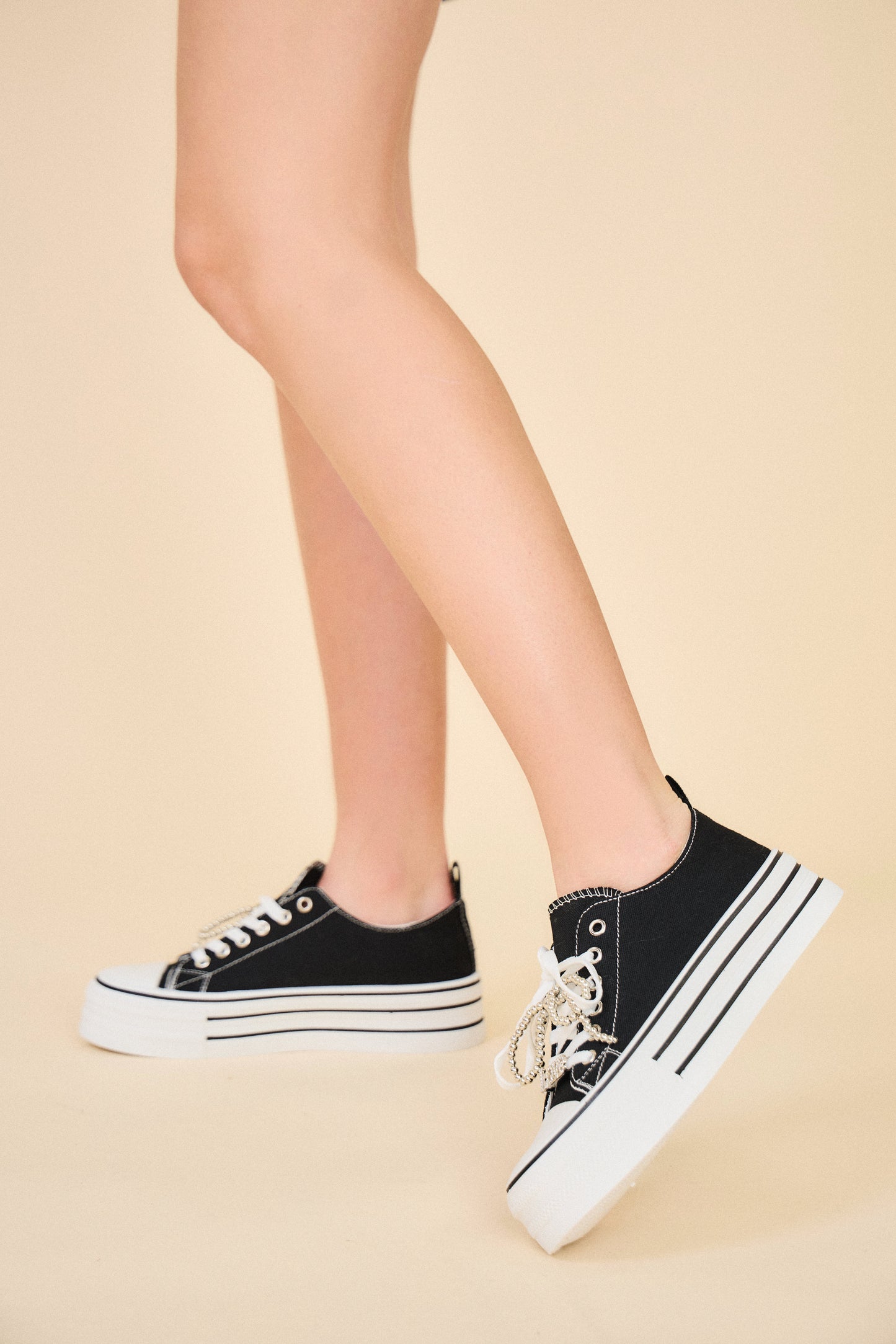 BK517 Baskets à lacets avec plateforme et bijoux